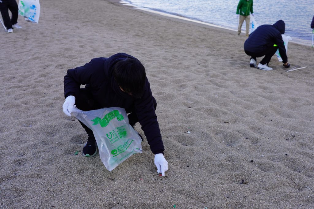 ビーチクリーンの様子