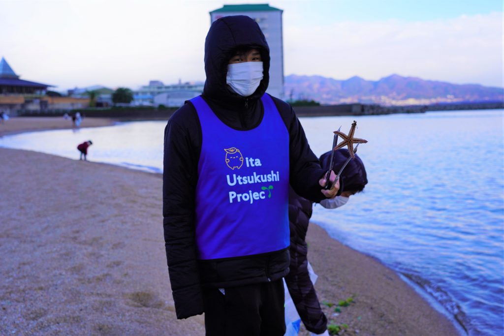 ビーチクリーンの様子