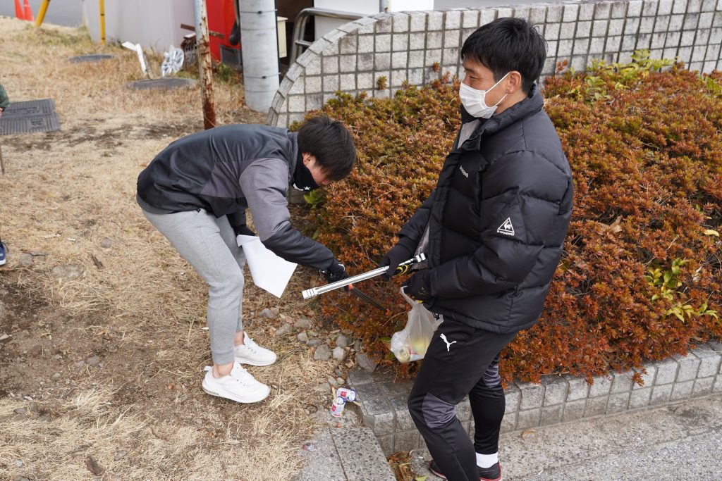 ごみ拾いの様子