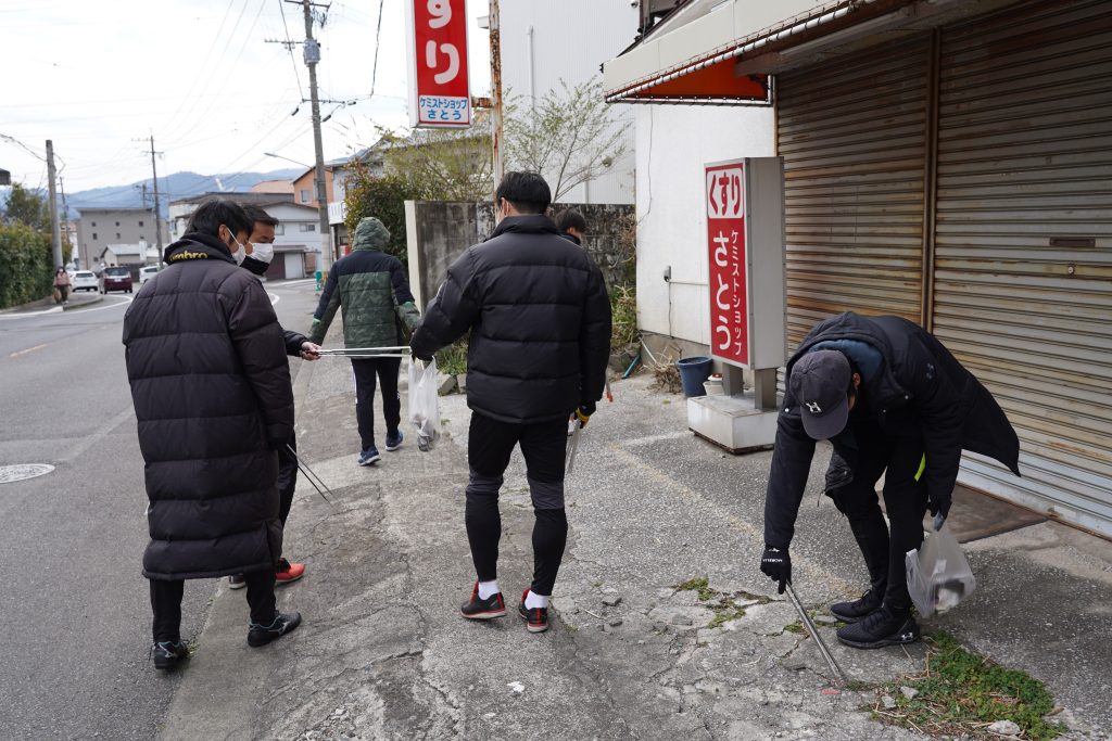 ごみ拾いの様子